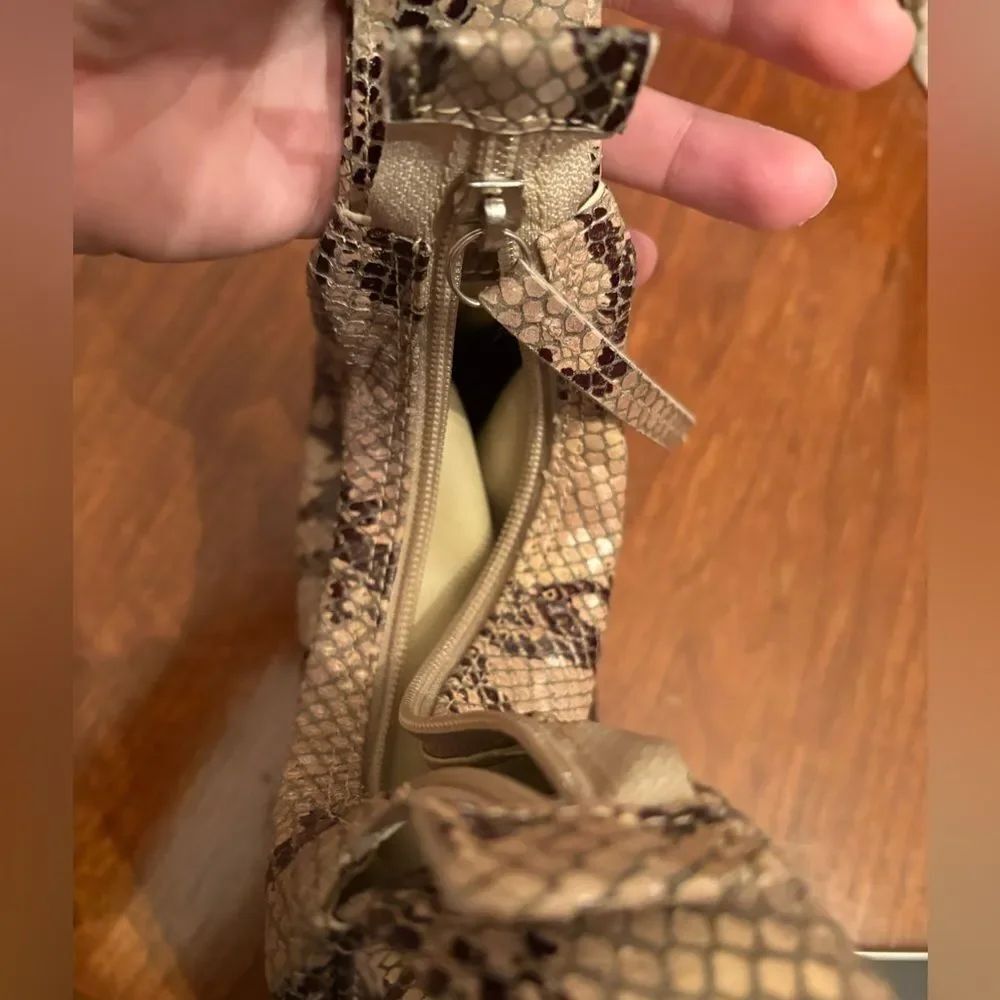 Snake Print Shoulder Bag - Picture 3 of 5